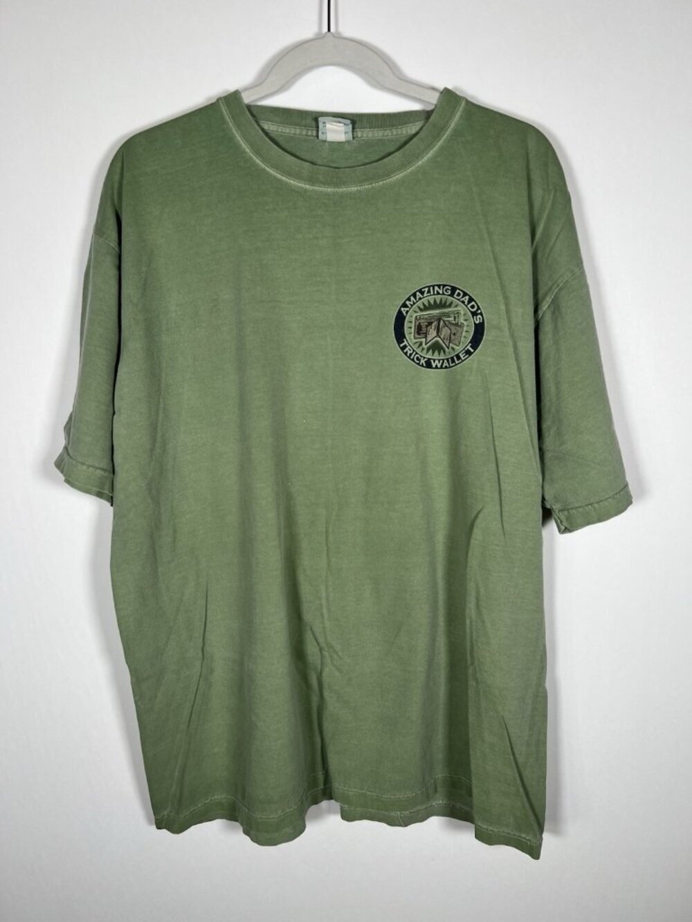 Crazy Shirts "Amazing Dads Trick Wallet" green hawaiian retro dadcore tshirt XL